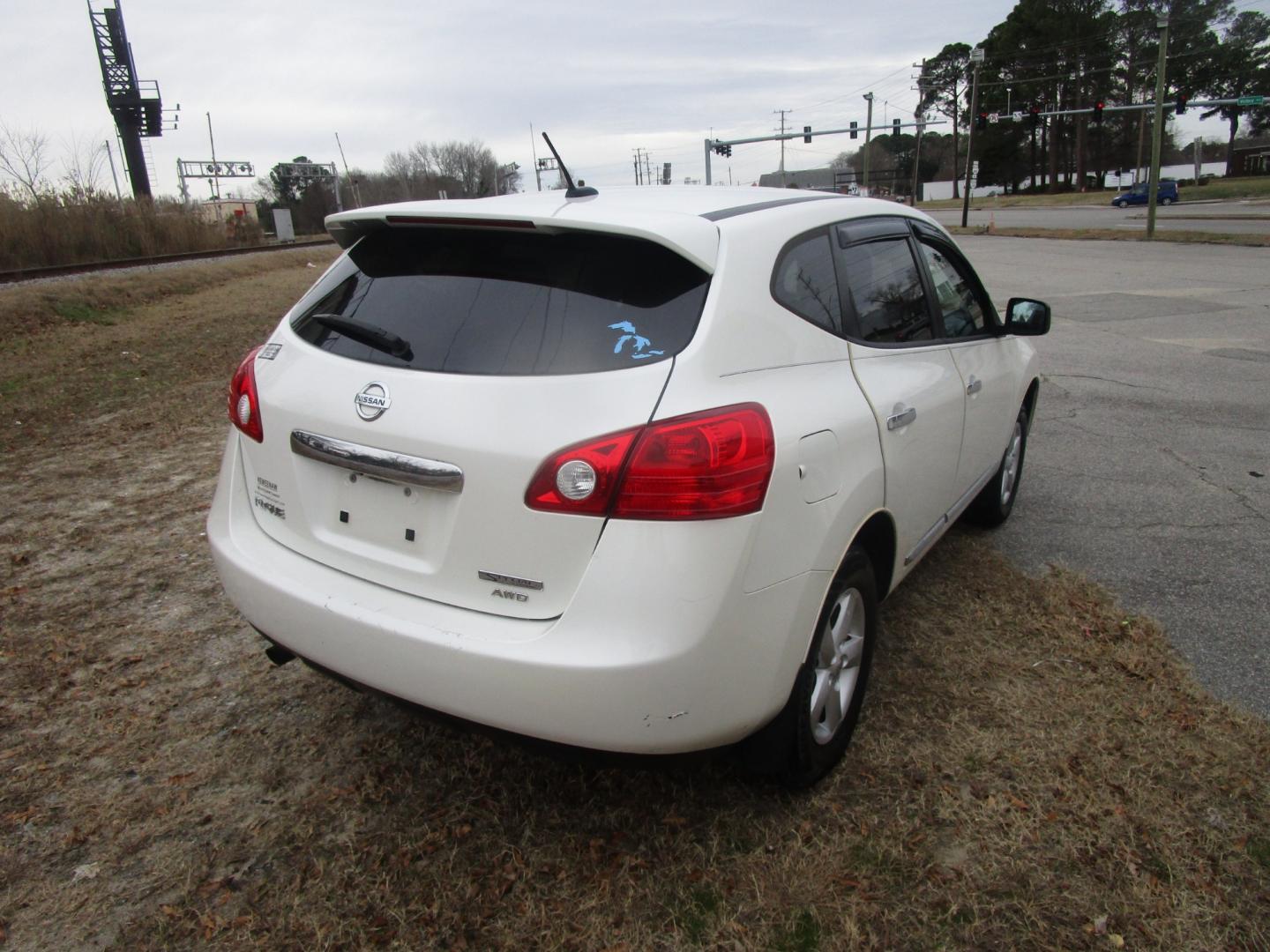 2012 White Nissan Rogue (JN8AS5MV4CW) , located at 2553 Airline Blvd, Portsmouth, VA, 23701, (757) 488-8331, 36.813889, -76.357597 - Down Payment: $599 Weekly Payment: $100 APR: 23.9% Repayment Terms: 42 Months ***CALL ELIZABETH SMITH - DIRECTOR OF MARKETING @ 757-488-8331 TO SCHEDULE YOUR APPOINTMENT TODAY AND GET PRE-APPROVED RIGHT OVER THE PHONE*** - Photo#5